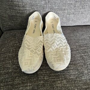 TOMS Women's Cream Chevron Lace Slip On Shoes